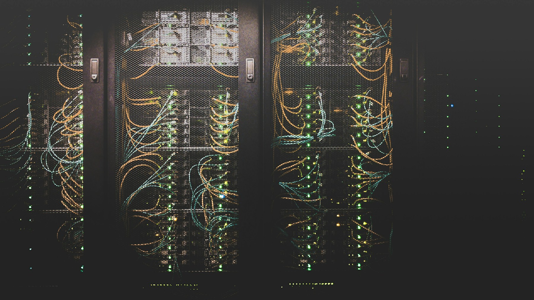 Serverracks voor IT-infrastructuur en monitoring