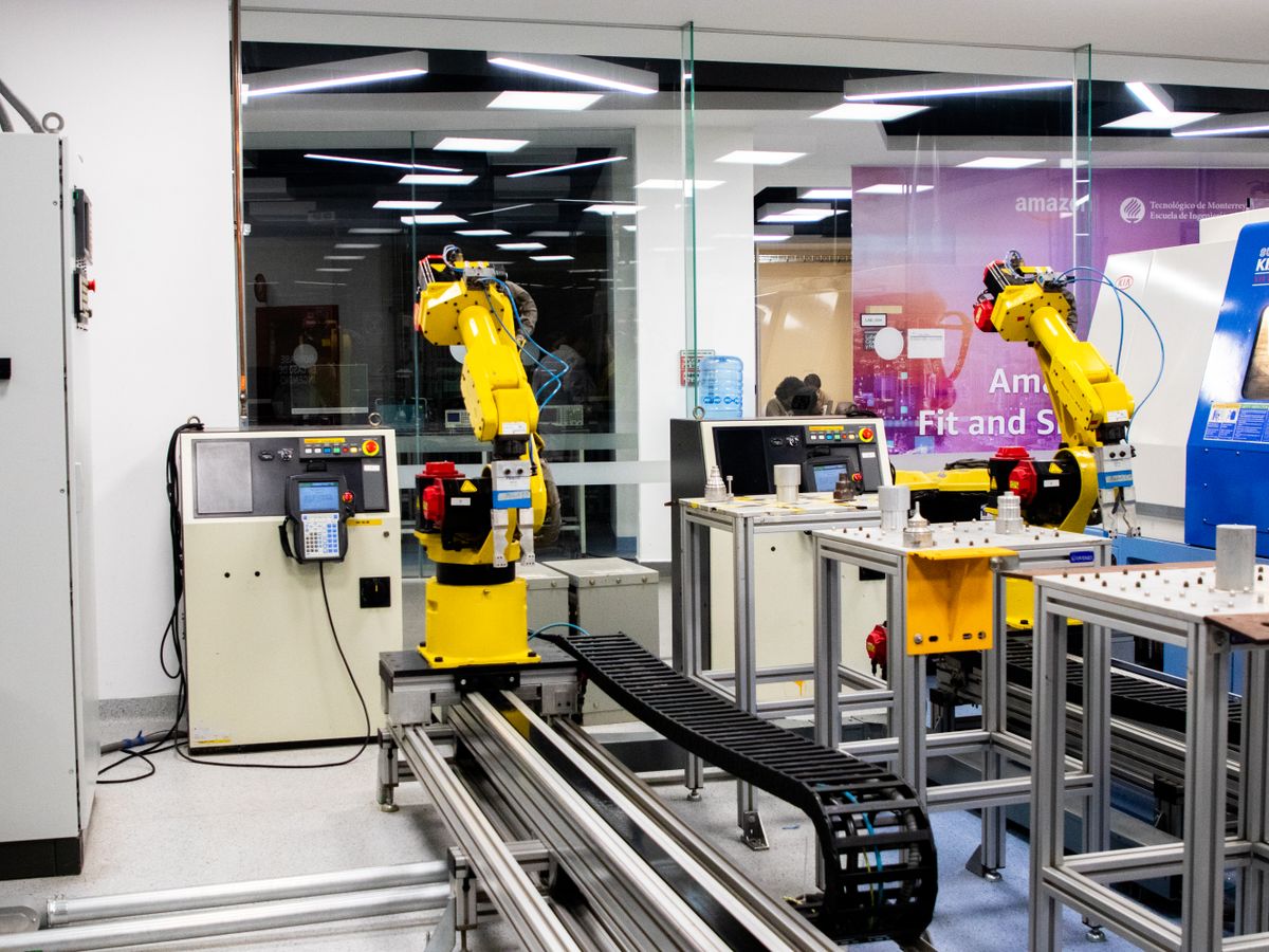 Robotarmen in een schone automatiseringsomgeving